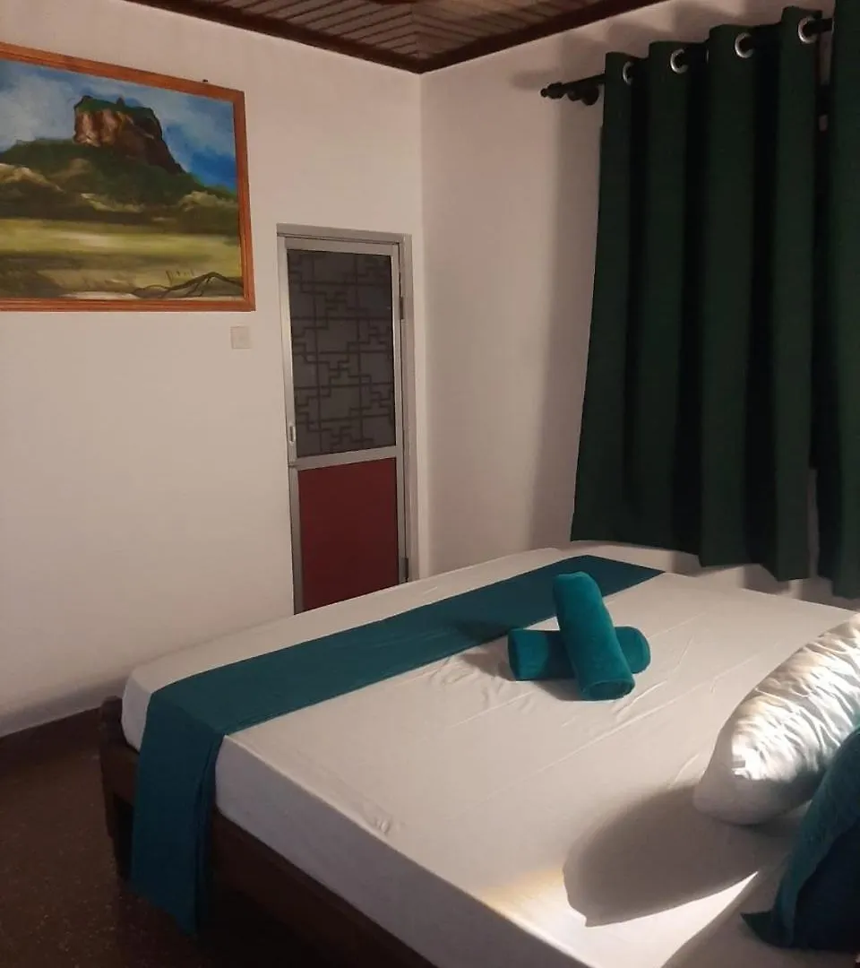 Fionn'S Coconut Beach House Negombo Sri Lanka