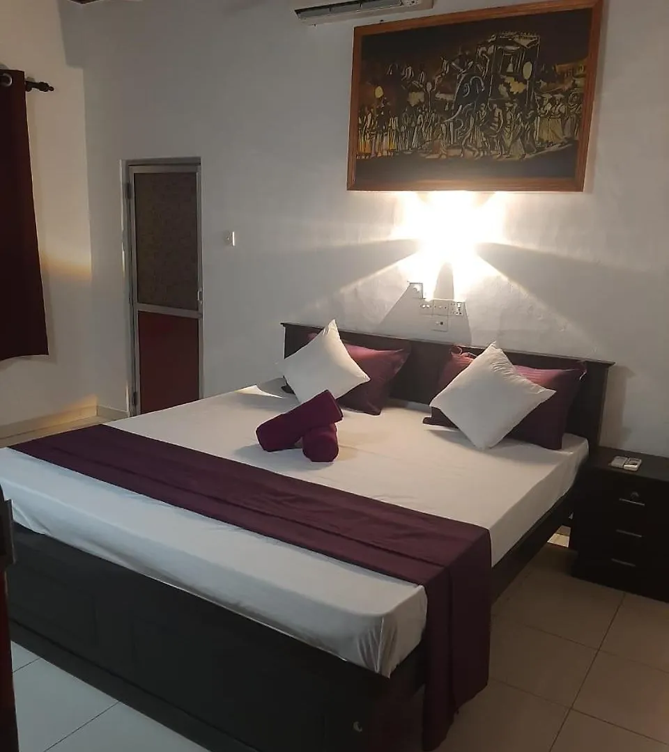 Fionn'S Coconut Beach House Negombo Hotel